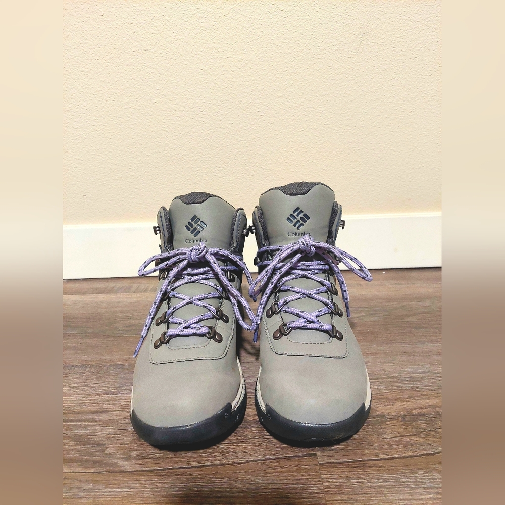 Columbia Boots Women's Size 7.5